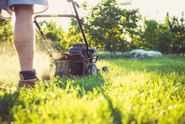 Lawn mowing Lakewood ranch